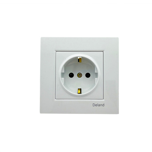 پریز برق توکار سفید 220 ولت 16 آمپر دلند